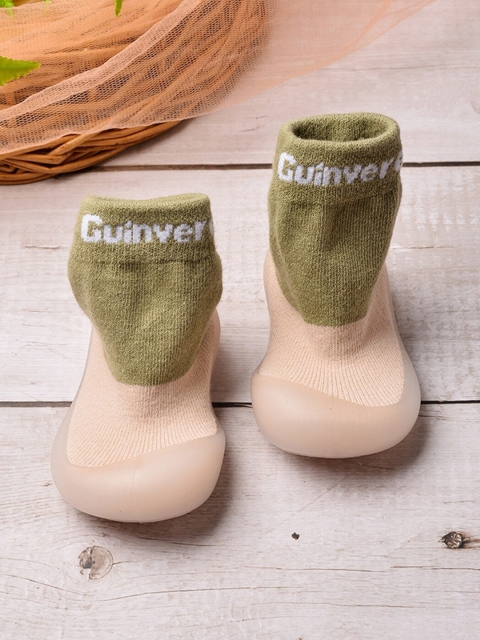

POPLINS Kids Green & Peach Patterned Socks