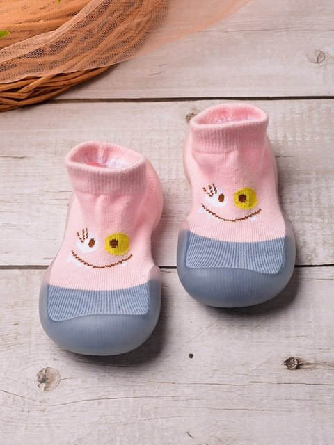 

POPLINS Kids Pink & Grey Patterned Anti Skid Rubber Sole Ankle Length Socks