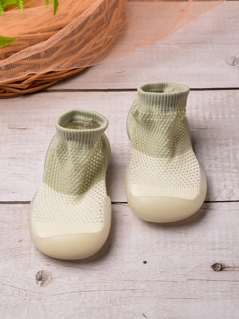 

POPLINS Kids Cream & Olive Patterned Cotton Socks