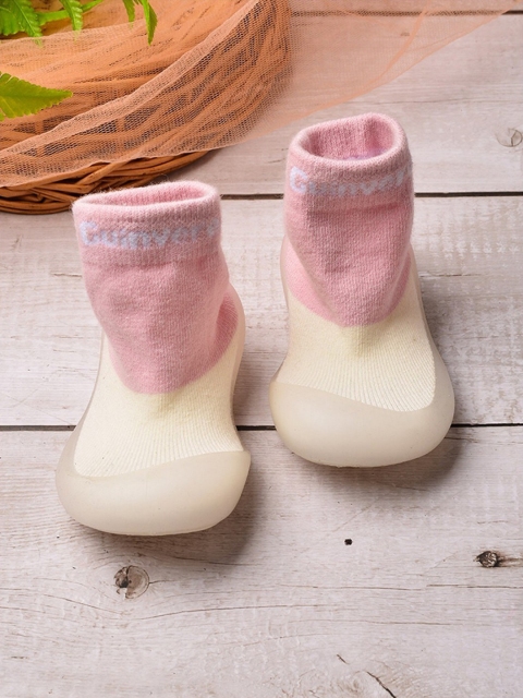 

POPLINS Kids White & Pink Patterned Anti Skid Ankle-Length Socks