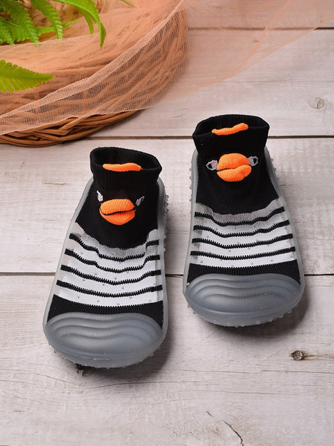 

POPLINS Kids Black & White Patterned Ankle Length Cotton Skidders Socks
