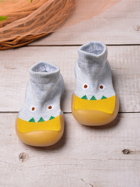 

POPLINS Infant Kids Blue & Yellow Patterned Anti Skid Rubber Sole Ankle Length Socks