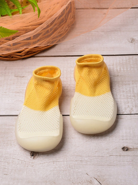 

POPLINS Kids Orange & White Patterned Cotton Socks