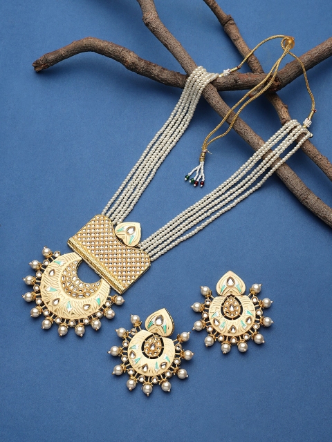 

STEORRA JEWELS Gold-Plated & White Kundan Studded & Beaded Jewellery Set