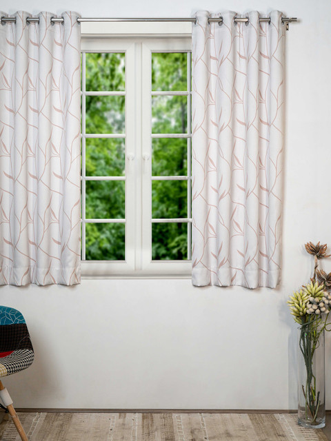

SHIVANAA HOMES Peach-Coloured & White Floral Printed Room Darkening Window Curtain