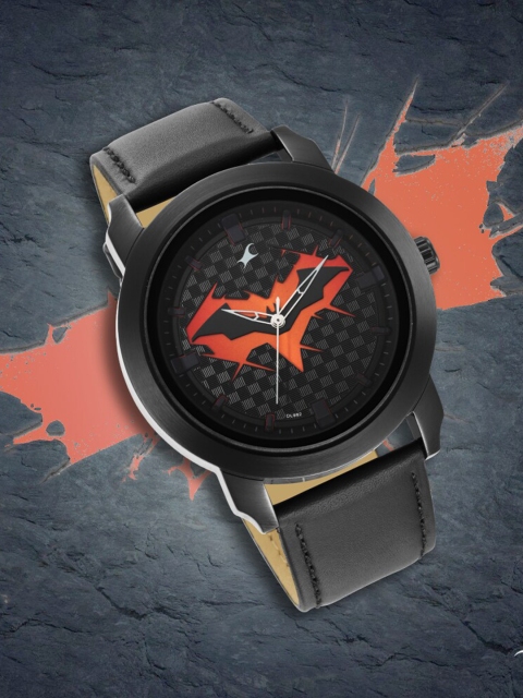 

Fastrack Men Black Brass Printed Dial & Black Leather Straps Analogue Watch