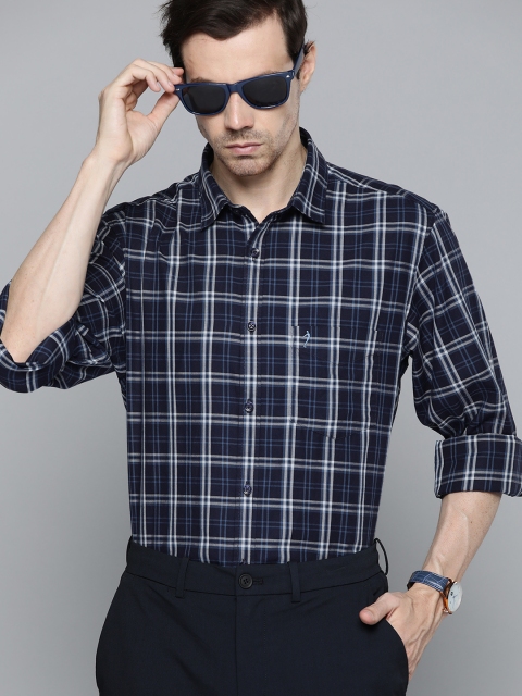 

Indian Terrain Men Navy Blue Chiseled Cotton Slim Fit Tartan Checked Casual Shirt