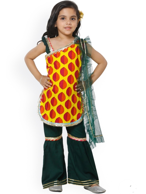 

LilPicks Girls Yellow Printed Gotta Patti Pure Cotton Kurti & Sharara With Dupatta