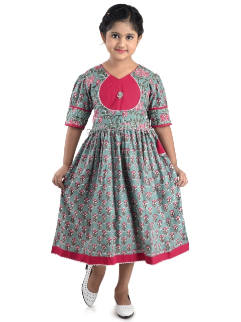 

Kinder Kids Green & Magenta Floral Printed A-Line Knee Length Cotton Dress