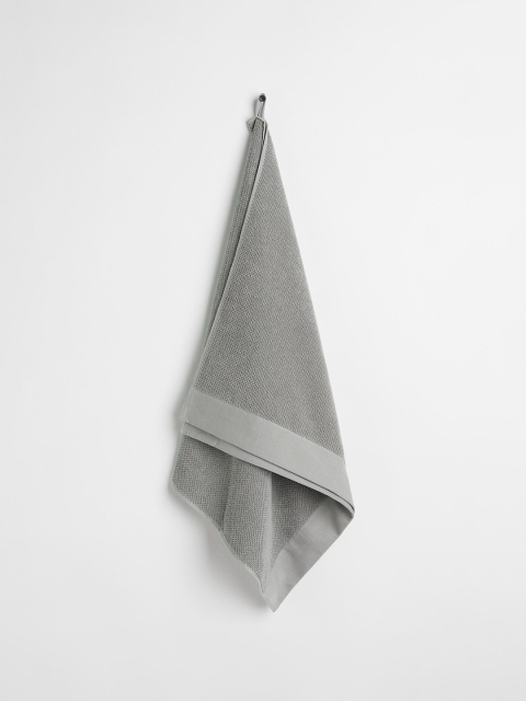 

H&M Unisex Grey Cotton Terry Bath Towel