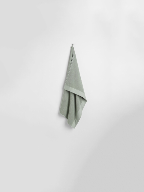 

H&M Sage Green Pure Cotton Terry Bath Sheet