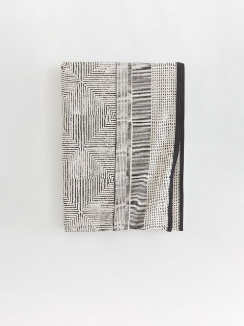 

H&M Charcoal Grey Patterned Tablecloth
