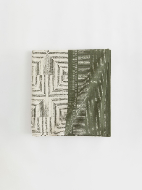 

H&M Grey Patterned Tablecloth