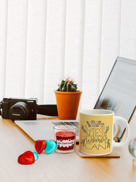

Ferosh Yellow Printed Home Gift Sets