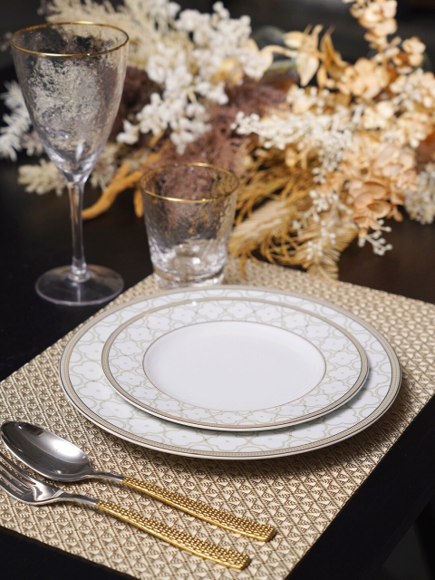 

Pure Home and Living Grey & Gold-Toned 2 Pieces Floral Printed Porcelain Dessert Plates