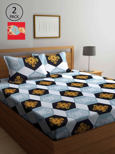 

KLOTTHE Red & Blue Geometric 210 TC 2 King Bedsheet with 4 Pillow Covers