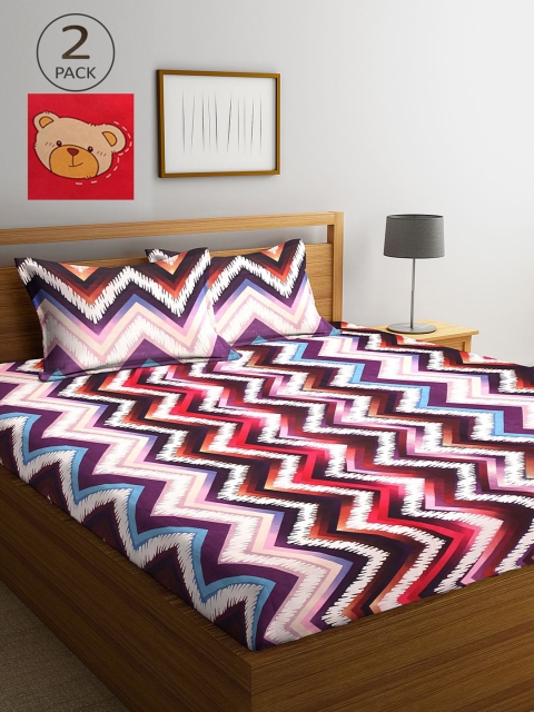 

KLOTTHE Pink & Red Geometric 210 TC 2 King Bedsheet with 4 Pillow Covers