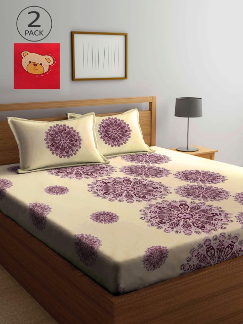 

KLOTTHE Beige & Red Geometric 210 TC 2 King Bedsheet with 4 Pillow Covers