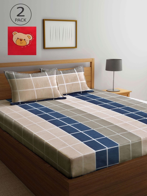 

KLOTTHE Beige & Navy Blue Geometric 210 TC 2 King Bedsheet with 4 Pillow Covers