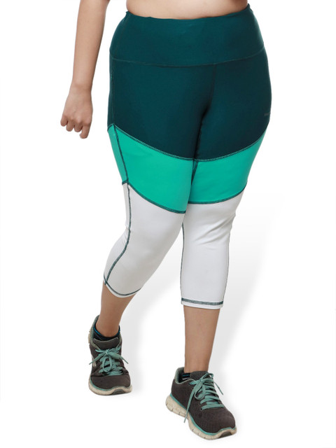 

STUDIOACTIV Women Green & White Colourblocked Capris Curvy