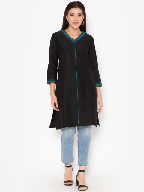 

Ekmatra Women Black Solid Regular Fit Kurta