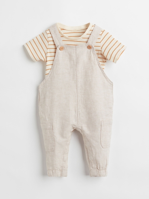 

H&M Boys Beige 2-piece Set