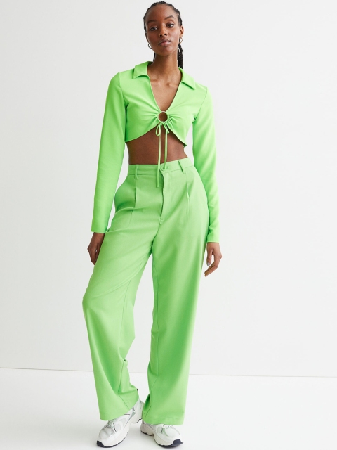 

H&M Green Solid Tailored Trousers