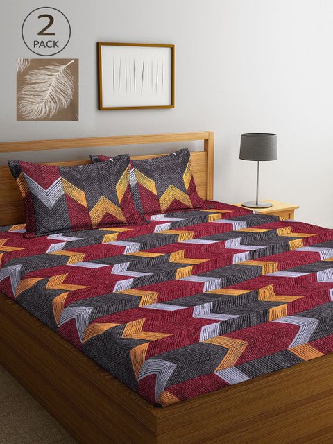 

KLOTTHE Red & Brown Geometric 210 TC 2 King Bedsheet with 4 Pillow Covers