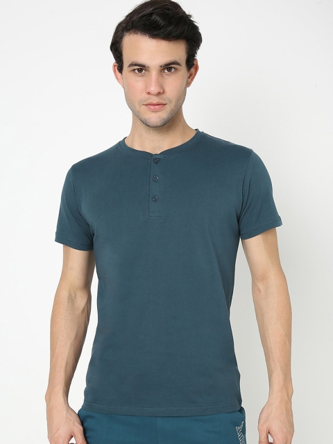 

Bewakoof Men Blue Solid Regular Fit Cotton T-Shirt