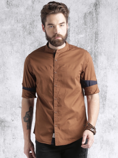 

Roadster Brown Solid Casual Shirt