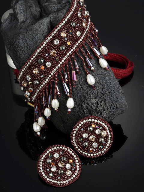 

NEUDIS Women Burgundy & White Pearl-Studded & Beaded Tasselled Choker Necklace Set