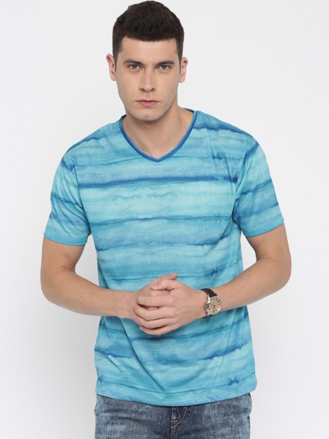 

Voi Jeans Men Blue Striped V-Neck T-shirt