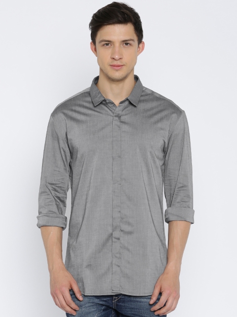 

Voi Jeans Men Grey Slim Fit Solid Casual Shirt