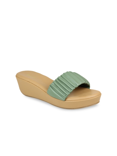 

Inc 5 Women Green Textured Wedge