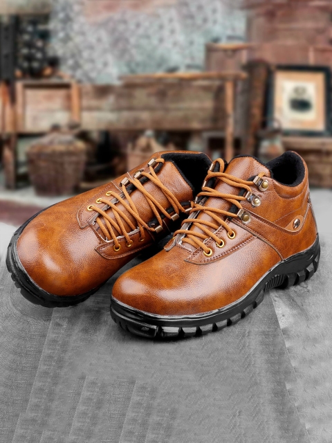 

Woakers Men Tan Brown Flat Boots