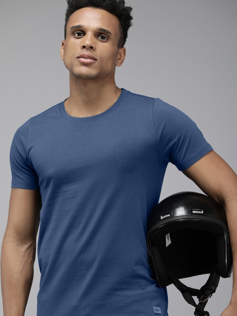 

The Roadster Lifestyle Co Men Blue Solid Round Neck Muscle Fit T-shirt