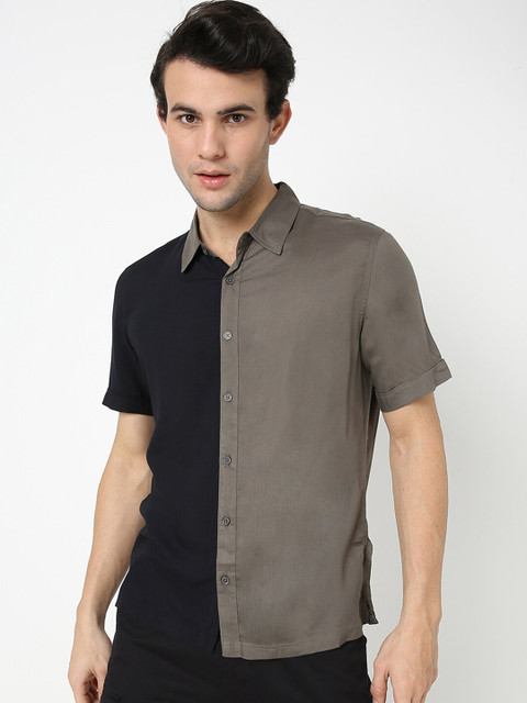 

Bewakoof Men Black & Grey Colourblocked Comfort Casual Shirt