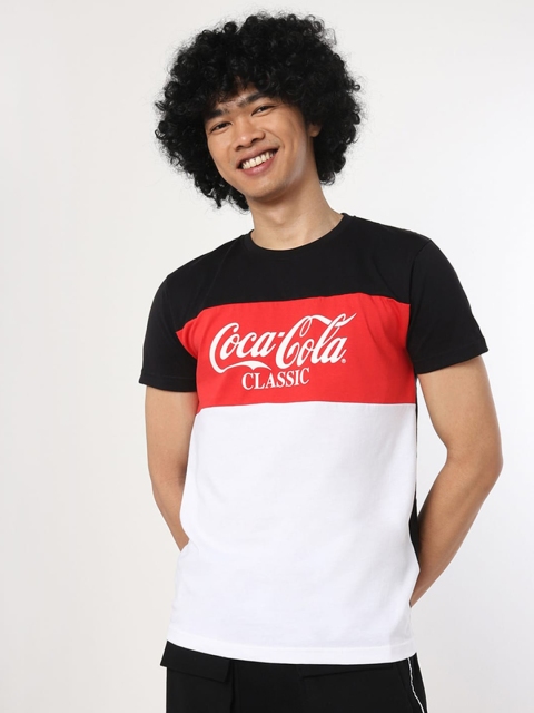 

Bewakoof Men Black Typography Colourblocked Applique T-shirt