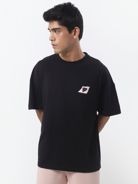 

Bewakoof Unisex Black Snoopy Printed Cotton T-shirt