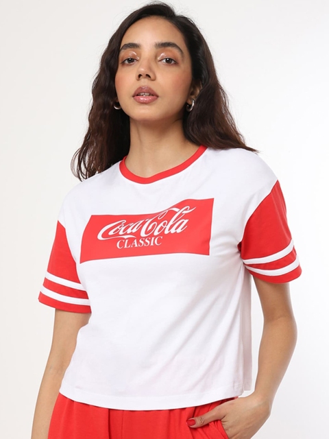 

Bewakoof Women White Typography Colourblocked Drop-Shoulder Sleeves Pockets T-shirt