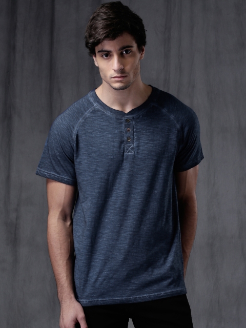

WROGN Men Blue Dyed Henley Neck T-shirt