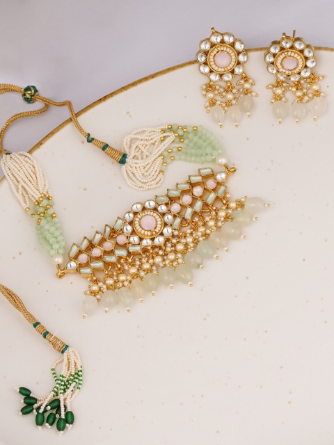 

Queen Be Green Dhani Choker Set