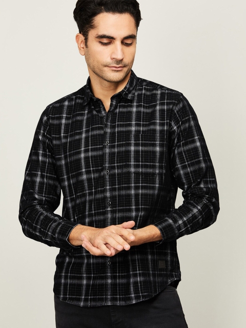 

Bossini Men Black Cotton Checked Regular Fit Casual Shirt