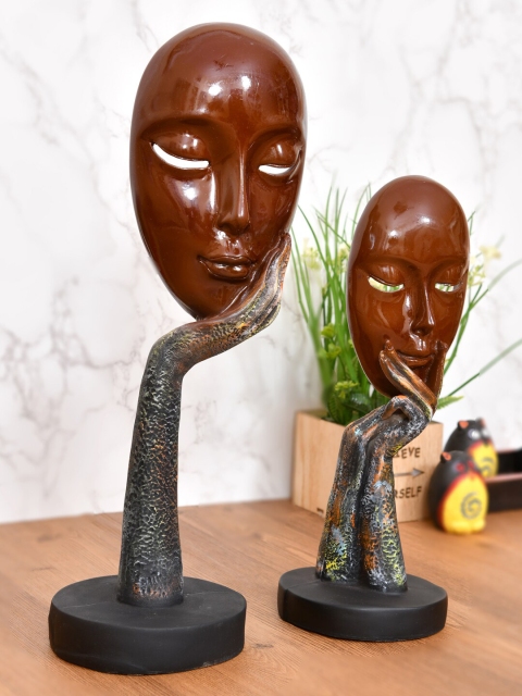 

Clasiko Brown Set of 2 Face Mask Stand Pair