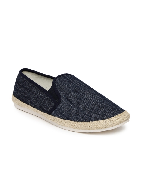 

Forca by Lifestyle Men Navy Solid Regular Sneakers, Navy blue