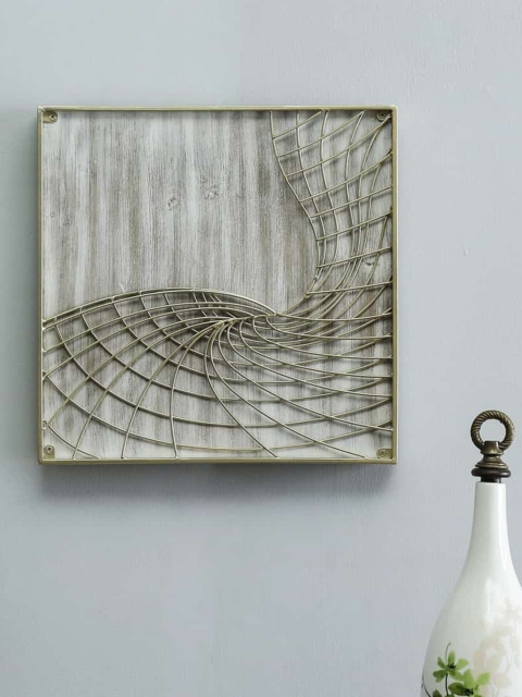 

vedas Metallic-Toned W-Matrix Frames Wall Decor