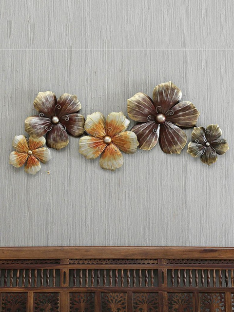 

vedas Metallic-Toned Textured Flower Wall Decor