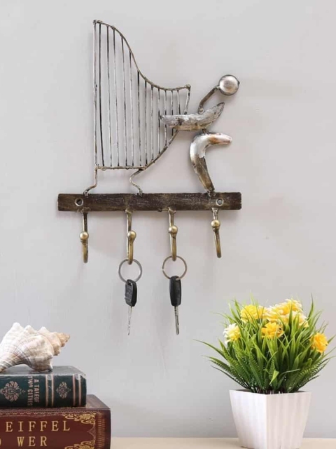 

vedas Metallic-Toned & Silver-Toned Textured U-Harp Key Holders