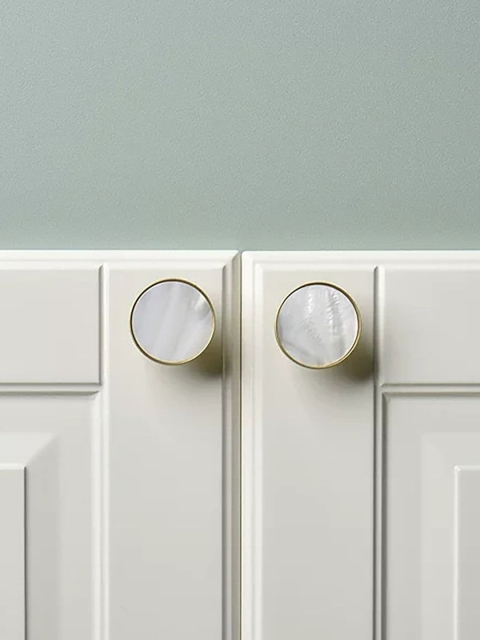

MANTARA Set Of 2 White Textured Decorative Knobs