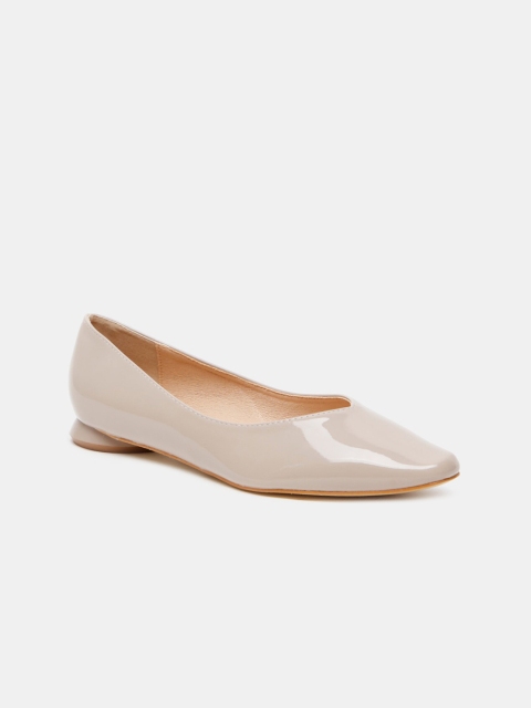 

shoexpress Beige PU Kitten Pumps